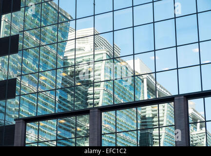 Colmore Row office building avec un reflet de Snowhill bureaux. Birmingham. Banque D'Images