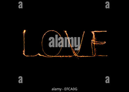 Sparkler amour lumière artifice alphabet (Valentines Day) Banque D'Images