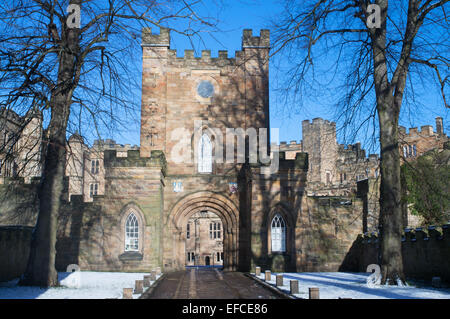 La porte de château de Durham vu dans des conditions hivernales, Angleterre du Nord-Est, Royaume-Uni Banque D'Images