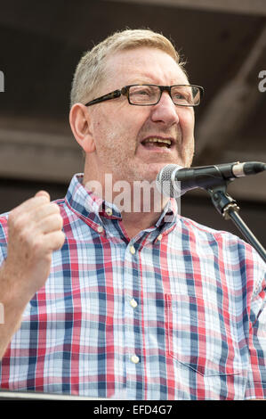 Len McCluskey, secrétaire général d'Unite the Union, l'Assemblée du peuple manifestation contre l'austérité, Londres, 21 juin 2014 Banque D'Images