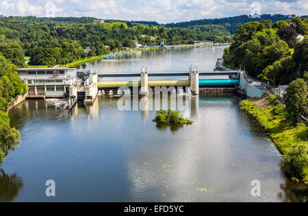 Barrage de la rivière, le lac Baldeneysee, Ruhr à Essen, y compris un verrou d'une station d'alimentation, de l'eau Banque D'Images