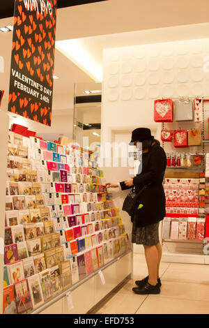 Wimbledon, Londres, Royaume-Uni. 1er février 2015. Les supermarchés et magasins de détail se préparer pour la Saint-Valentin le 14 février considéré comme le plus romantique de jour de l'agenda. Credit : amer ghazzal/Alamy Live News Banque D'Images