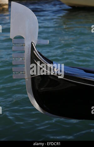 Venise, Italie. 31 janvier, 2015. Météo Italie : gondoles bateau près de la Piazza San Marco à marée haute. Crédit : FC Italie/Alamy Live News Banque D'Images