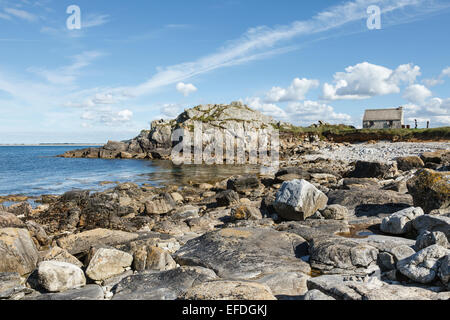 Penn Enez et le corps de garde au Koréjou, Finistère, Bretagne, France. Banque D'Images