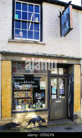 Librairie célèbre le meurtre et le chaos à Hay-on-Wye UK qui est spécialisé dans le roman policier Banque D'Images