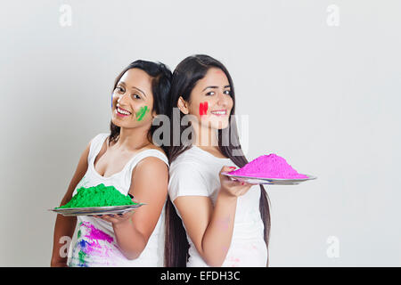 2 mesdames indien Accueil Festival Holi Banque D'Images