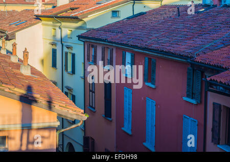 Vue supérieure de la ville de Bologne le matin, Emilie Romagne, Italie Banque D'Images