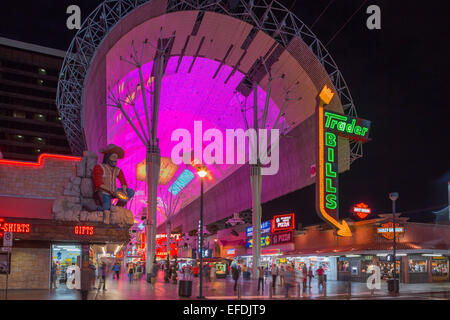 Hôtels Casinos Fremont Street Experience CENTRE COMMERCIAL PIÉTONNIER CENTRE-VILLE DE LAS VEGAS NEVADA USA Banque D'Images