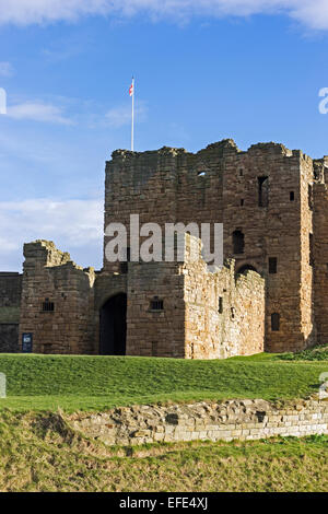 Entrée de Tynemouth Priory et château qui a été le lieu de repos de trois rois de Northumbrie. Banque D'Images