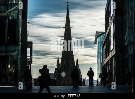 Saint MArtins clocher d'église, Birmingham comme vu du centre commercial Bullring, UK. Banque D'Images