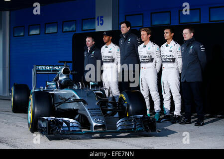 Sport Automobile : Championnat du Monde de Formule 1 de la FIA 2015, Test à Jerez, MERCEDES AMG PETRONAS F1 W06 hybride, présentation de la nouvelle Mercedes, Praesentation, Paddy Lowe (GBR, Mercedes AMG Petronas F1 Team), # 44 Lewis Hamilton (GBR, Mercedes AMG Petronas F1 Team), Toto Wolff (AUT, Mercedes AMG Petronas F1 Team), Nico Rosberg (GER, Mercedes AMG Petronas F1 Team), Pascal Wehrlein (GER, 3ème pilote), Andy Cowell (Mercedes AMG Petronas F1 Team) Banque D'Images