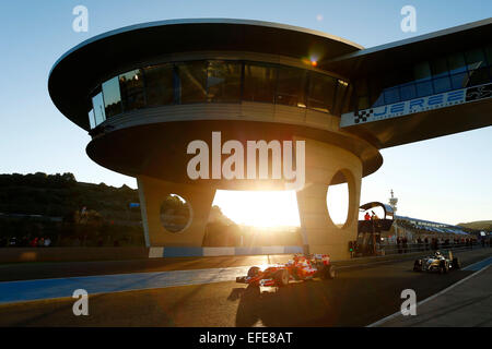 Sport Automobile : Championnat du Monde de Formule 1 de la FIA 2015, Test à Jerez, Sebastian Vettel (GER, Scuderia Ferrari), Nico Rosberg (GER, Mercedes AMG Petronas F1 Team), Banque D'Images