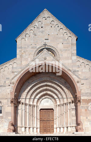 Marches, Ancône, basilique romane San Ciriaco, XI-XIII siècle façade à pignons.. Banque D'Images