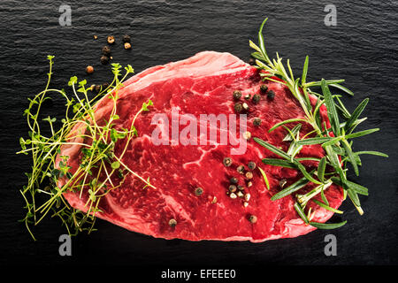 Boeuf cru pur Boeuf Américain Steak Steak de manger les animaux Aliments chair Bow tranche de cuisson cuisson à l'étuvée cher frais et. Banque D'Images