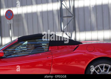 Parking, laissant le pilote Ferrari F430 spider, Espagne Banque D'Images