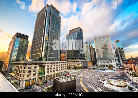 Tokyo, Japon, les immeubles de bureaux à Marunouchi quartier financier. Banque D'Images