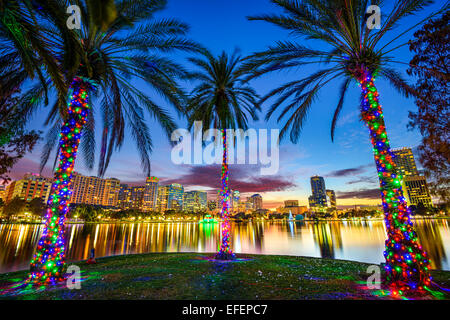Orlando, Floride, USA Centre-ville paysage urbain du lac Eola. Banque D'Images