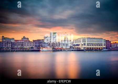 Savannah, Georgia, USA riverfront skyline. Banque D'Images