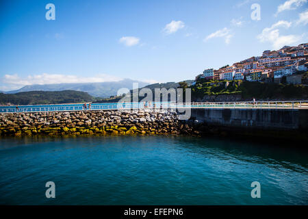 Avis de Lastres, l'un des plus beaux villages de la côte cantabrique Banque D'Images