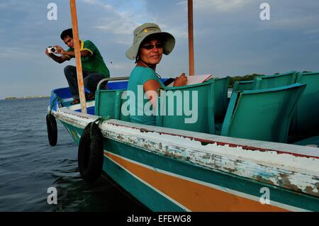 La frégate de surveillance ' oiseaux Isla de los Pajaros ' - PUERTO PIZARRO. Ministère de Tumbes .PÉROU Banque D'Images