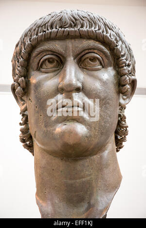 Tête de Statue colossale en bronze de Constantin, Marc Aurèle, le Palazzo dei Conservatori, Rome, Italie Banque D'Images