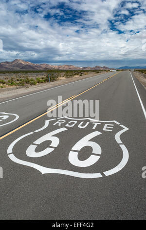 Protections Route 66 Route NATIONALE SUR LES SENTIERS AMBOY CALIFORNIA USA Banque D'Images