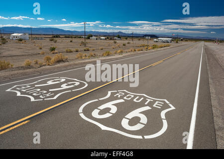 Protections Route 66 Route NATIONALE SUR LES SENTIERS AMBOY CALIFORNIA USA Banque D'Images