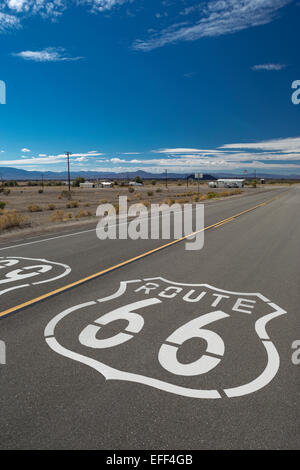 Protections Route 66 Route NATIONALE SUR LES SENTIERS AMBOY CALIFORNIA USA Banque D'Images