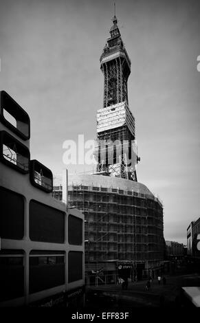 La tour de Blackpool construction échafaudages. crédit : lee ramsden / alamy Banque D'Images