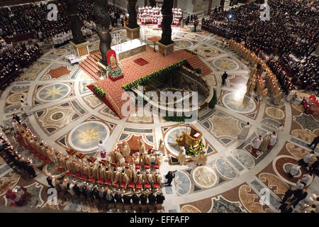 La cité du Vatican. 09Th Feb 2015. Le pape François, Fête de la présentation du Seigneur (232) et le jour de la vie consacrée. Le Massachusetts (St. La Basilique Saint-Pierre) - 2 mar 2015 Credit : Realy Easy Star/Alamy Live News Banque D'Images