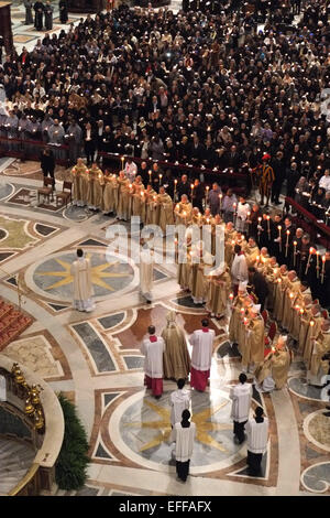 La cité du Vatican. 09Th Feb 2015. Le pape François, Fête de la présentation du Seigneur (232) et le jour de la vie consacrée. Le Massachusetts (St. La Basilique Saint-Pierre) - 2 mar 2015 Credit : Realy Easy Star/Alamy Live News Banque D'Images