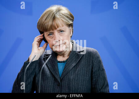 Berlin, Allemagne. 06Th Feb 2015. Premier Ministre de Singapour Lee Hsien Loong et et la Chancelière allemande Angela Merkel de donner une conférence de presse conjointe après réunion à la chancellerie allemande, 03 février 2015 à Berlin, Allemagne. / Photo : la chancelière allemande Angela Merkel. Credit : Reynaldo Chaib Paganelli/Alamy Live News Banque D'Images