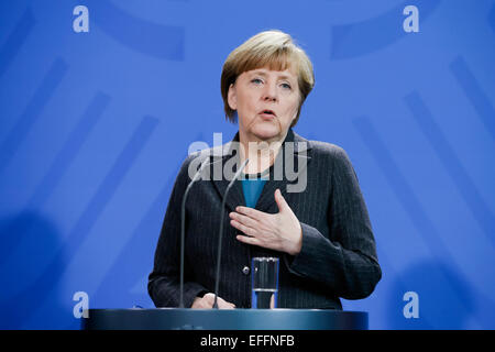 Berlin, Allemagne. 06Th Feb 2015. Premier Ministre de Singapour Lee Hsien Loong et et la Chancelière allemande Angela Merkel de donner une conférence de presse conjointe après réunion à la chancellerie allemande, 03 février 2015 à Berlin, Allemagne. / Photo : la chancelière allemande Angela Merkel. Credit : Reynaldo Chaib Paganelli/Alamy Live News Banque D'Images