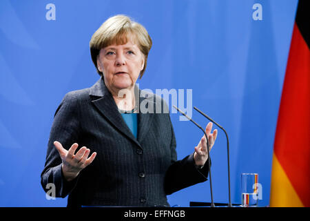 Berlin, Allemagne. 06Th Feb 2015. Premier Ministre de Singapour Lee Hsien Loong et et la Chancelière allemande Angela Merkel de donner une conférence de presse conjointe après réunion à la chancellerie allemande, 03 février 2015 à Berlin, Allemagne. / Photo : la chancelière allemande Angela Merkel. Credit : Reynaldo Chaib Paganelli/Alamy Live News Banque D'Images