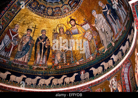 Mosaïques dorées datant de 13th ans dans l'abside Basilica di Santa Maria - Dôme de Santa Maria à Trastevere Rome Italie Basilique italienne de notre Dame de Trastevere Banque D'Images