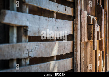 Ouvrez la porte de la grange à Hudson-Nash Farm à Lilburn, en Géorgie. (ÉTATS-UNIS). Banque D'Images
