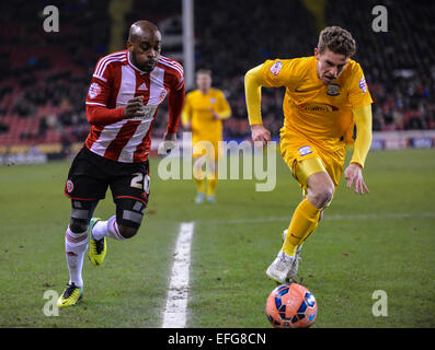 Sheffield, Royaume-Uni. 06Th Feb 2015. FA Cup 4ème tour Replay. Le club de Sheffield United contre Preston North End. Jamal Campbell-Ryce (20) de Sheffield United poursuit Calum Woods (15) de Preston North End. Credit : Action Plus Sport/Alamy Live News Banque D'Images