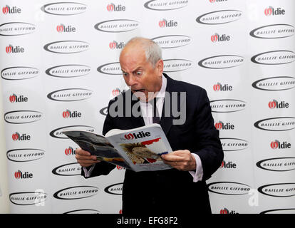 Londres, Royaume-Uni. 3 Février, 2015. Simpsons sur le Strand, London Gyles Brandreth à l'ancien de l'année 2015 Crédit : NEIL SPENCE/Alamy Live News Banque D'Images