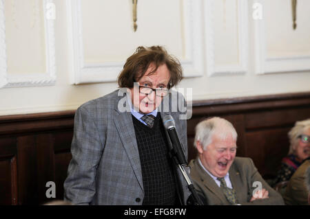 Londres, Royaume-Uni. 3 Février, 2015. Simpsons sur le Strand, London Ken Dodd, gagnant de l'ancien de l'année Crédit : NEIL SPENCE/Alamy Live News Banque D'Images