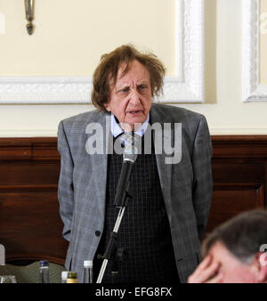 Londres, Royaume-Uni. 3 Février, 2015. Simpsons sur le Strand, London Ken Dodd, gagnant de l'ancien de l'année Crédit : NEIL SPENCE/Alamy Live News Banque D'Images