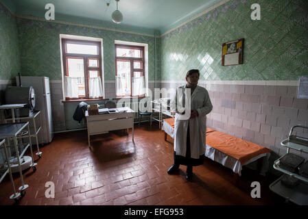 Zhytomyr, Ukraine. 2 de février 2015. L'orphelinat d'Teterivka et l'Internat a 85 élèves ayant des troubles de santé mentale et intellectuelle, qui ne peut pas gérer sans soins médicaux et de spécialistes. Fondation non gouvernementale est le seul moyen de création d'orphelinat. Salle de physiothérapie, l'orphelinat d'Teterivka et l'internat. Zhytomyr, Ukraine. 2 de février 2015. Crédit : Oleksandr Rupeta/Alamy Live News Banque D'Images