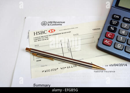 Un chèque en blanc à HM Revenue and Customs Banque D'Images