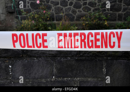 Bande d'urgence allongée devant l'épave d 6.4 tremblement de terre à Christchurch, île du Sud, Nouvelle-Zélande, 22-2-2011 Banque D'Images