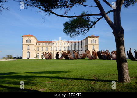 Palais du Pharo ou Pharo Palace et du parc public ou les jardins Marseille ou Marseille Provence France Banque D'Images