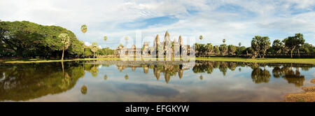 Image panoramique de temple d'Angkor Wat Banque D'Images