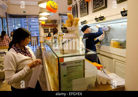 Magasin de crème glacée traditionnelle à Florence, Italie Banque D'Images