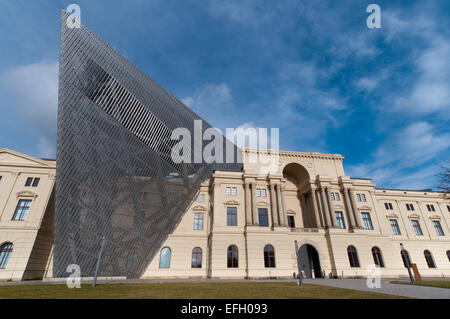 L'avant du Musée de l'histoire militaire de la Bundeswehr Dresden Banque D'Images