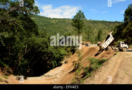 Travaux de construction dans la vallée du bhatan Banque D'Images