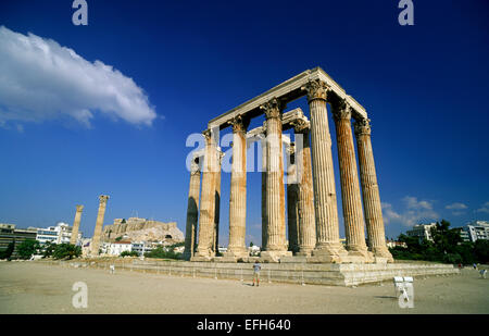 Grèce, Athènes, temple de Zeus Olympien Banque D'Images