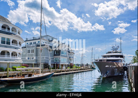 La location de luxe au Vanderbilt résidences, condominiums exclusif à Brown et Howard Wharf, Newport, Rhode Island, USA Banque D'Images